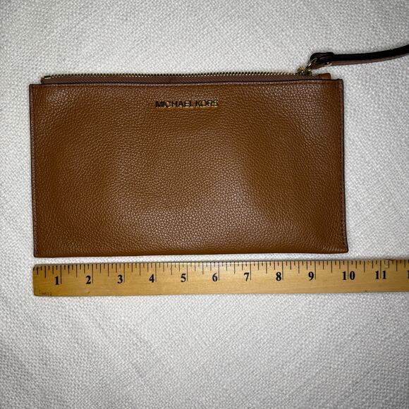Michael Kors Leather Wristlet Clutch Bag | Tan Brown Zip Pouch - Picture 5 of 9